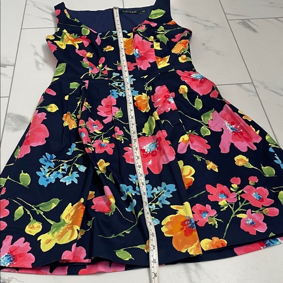 Floral Sleeveless Dress Box Pleats Princess Seams Crew Neckline Size 4 - Picture 10 of 11